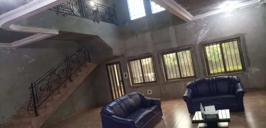 RÉSIDENCE R+2 À VENDRE – AGORI, ABOMEY-CALAVI