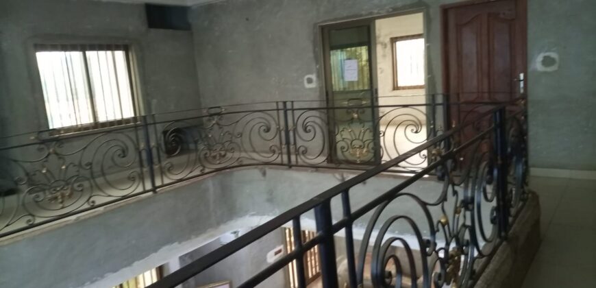 RÉSIDENCE R+2 À VENDRE – AGORI, ABOMEY-CALAVI