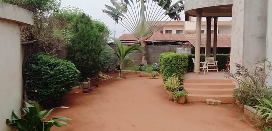 RÉSIDENCE R+2 À VENDRE – AGORI, ABOMEY-CALAVI