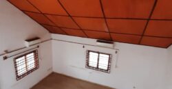 Maison duplex de 4 chambres et salon à louer