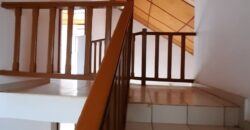 Maison duplex de 4 chambres et salon à louer