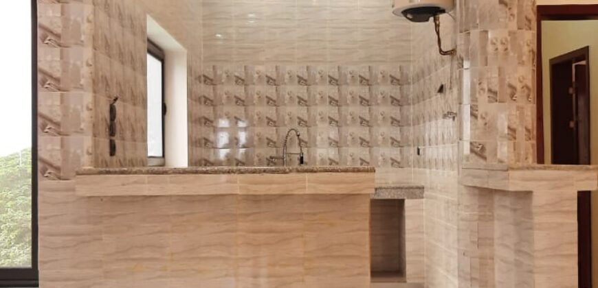 Immeuble moderne de près de 30 pièces extensibles à louer à Calavi – Carrefour Bidossèssi