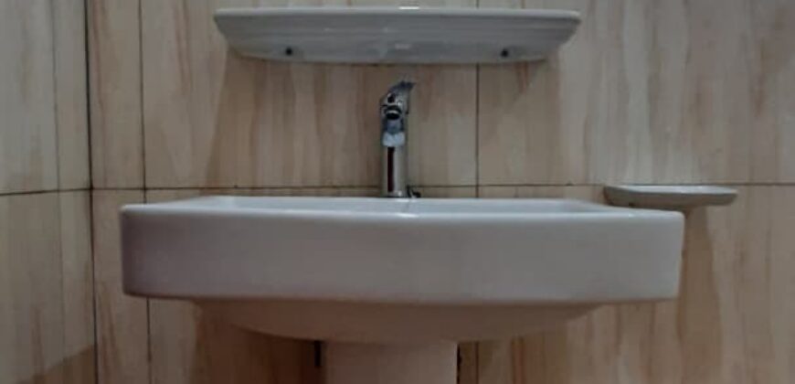 Immeuble moderne de près de 30 pièces extensibles à louer à Calavi – Carrefour Bidossèssi